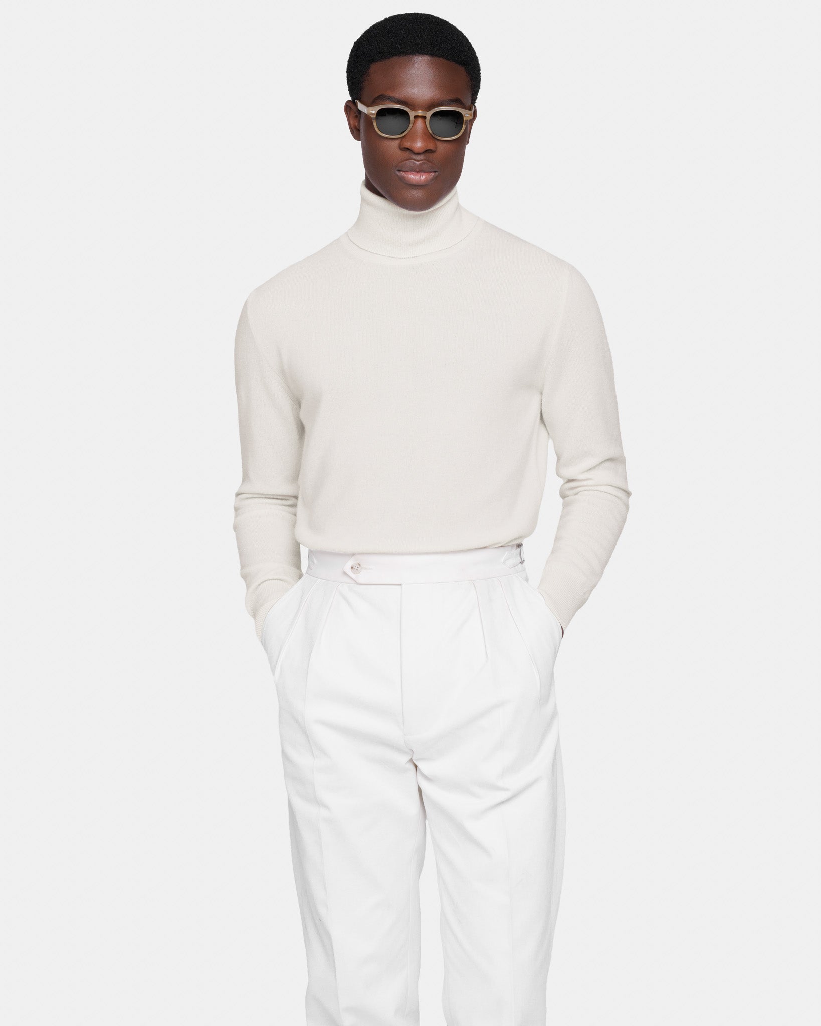 Off White Long Sleeve Turtleneck in 100% Pure Cashmere Crown Reserve | Filatori