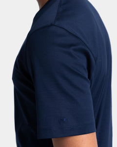 t shirt uomo tinta unita blu manica corta classica con stile sartoriale in tessuto lucido 100% cotone supima pregiato su misura brand filatori spalla
